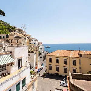 luimar-holiday-house.hotels-amalfi.com/